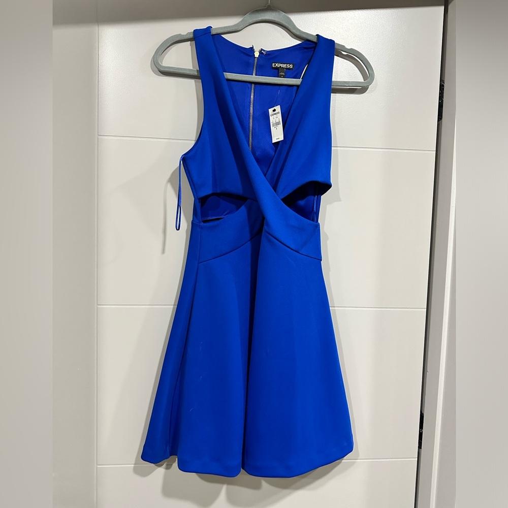 Express dress with cutouts